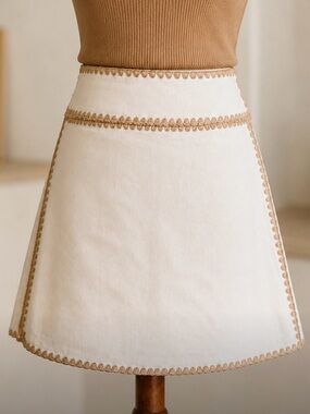 BLANKNYC Cream A-Line Mini Skirt Tan Scalloped Trim Size 27